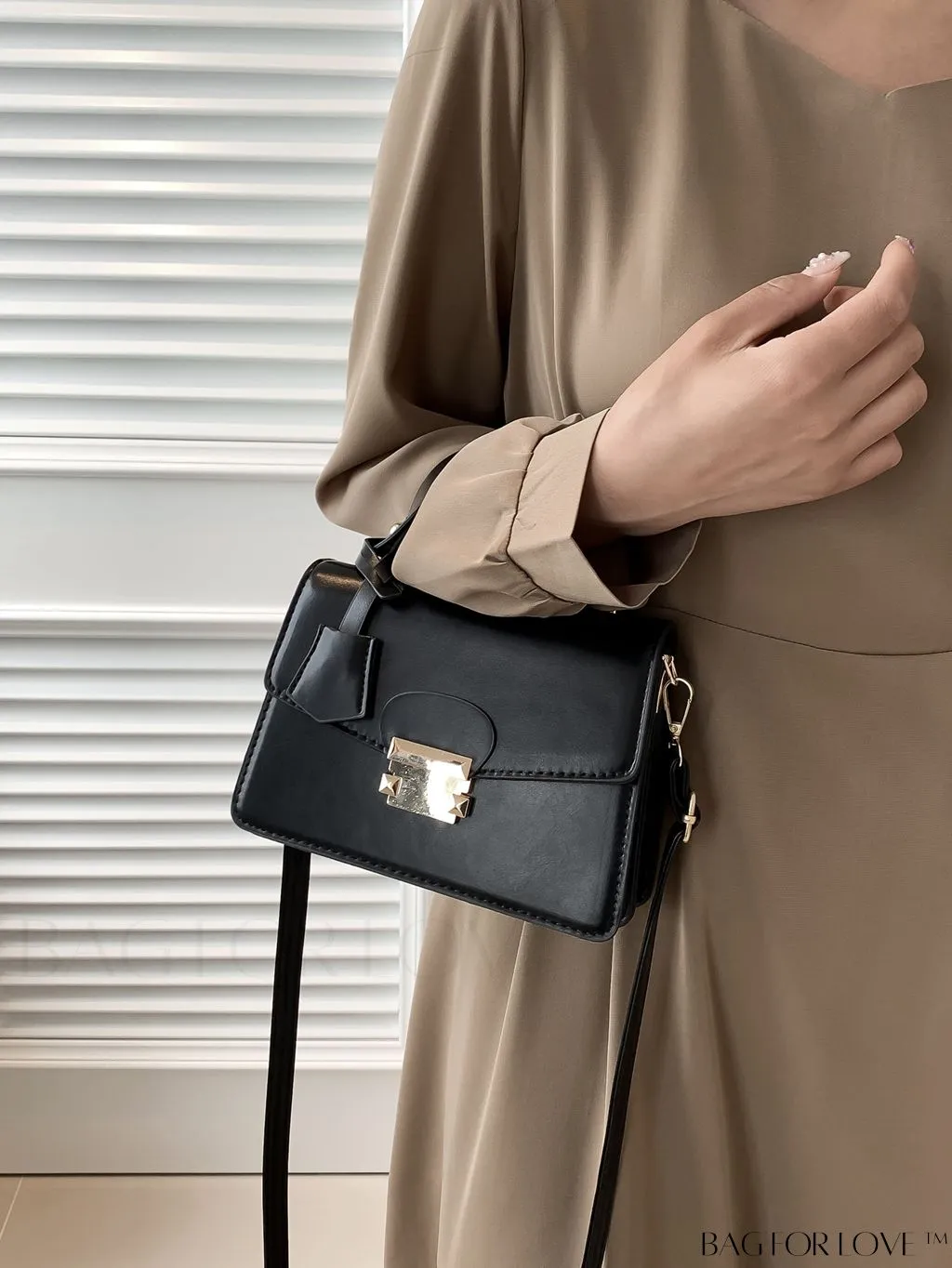 BagForLove - Compact Square PU Leather Handbag - Sleek and Elegant Design