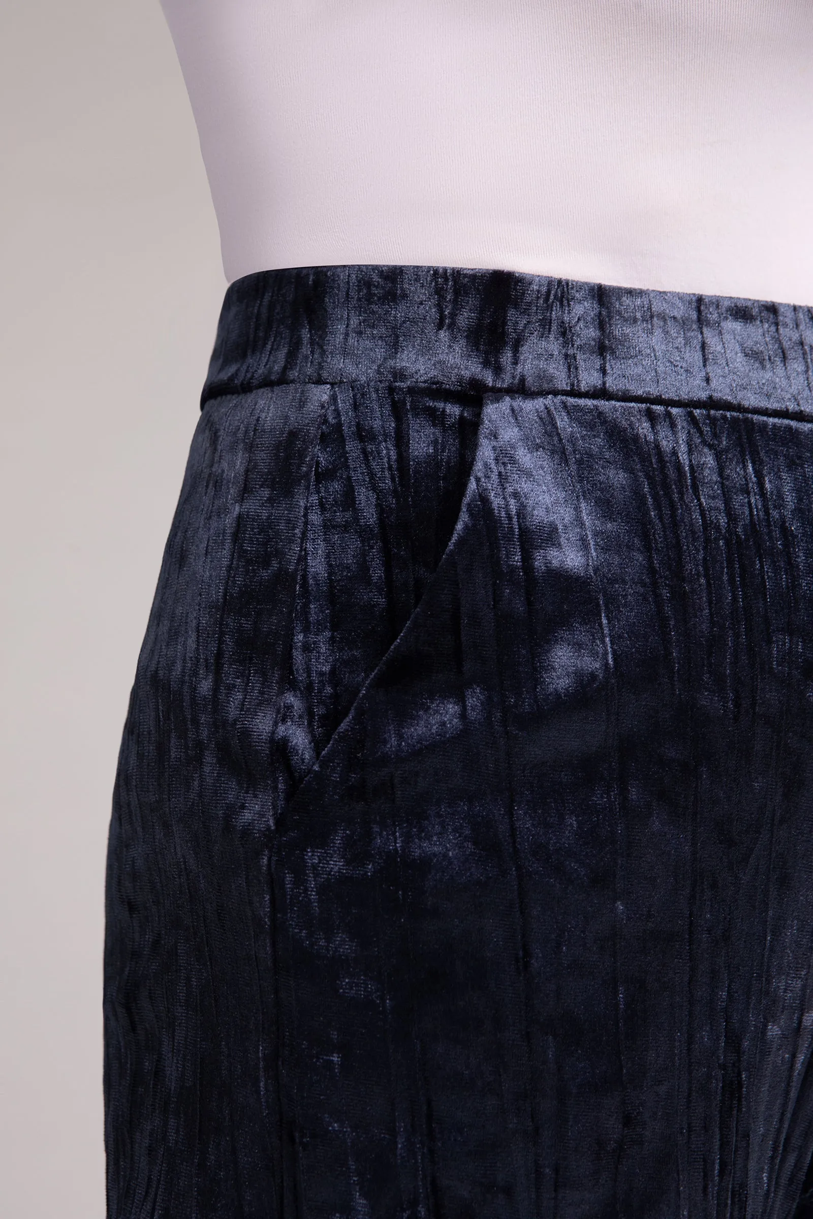 Crinkle Velvet Straight Leg Pant