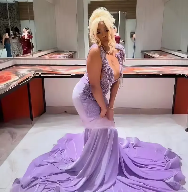 Elegant Lilac Prom Dresses 2025 Black Girls Rhinestone Velvet Mermaid Party Dress Long Light Purple Evening Gowns Customized