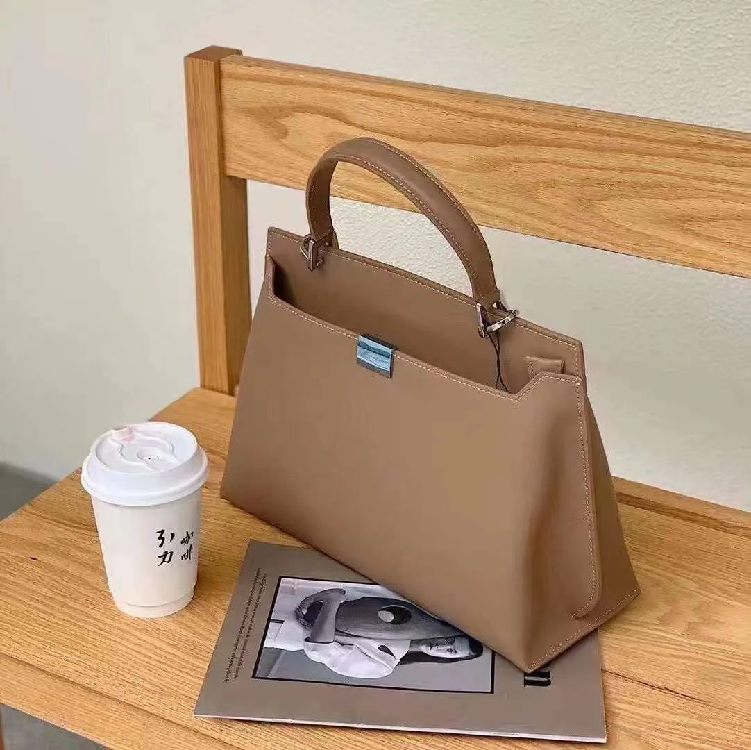 “Executive Chic” — Genuine Leather Bag