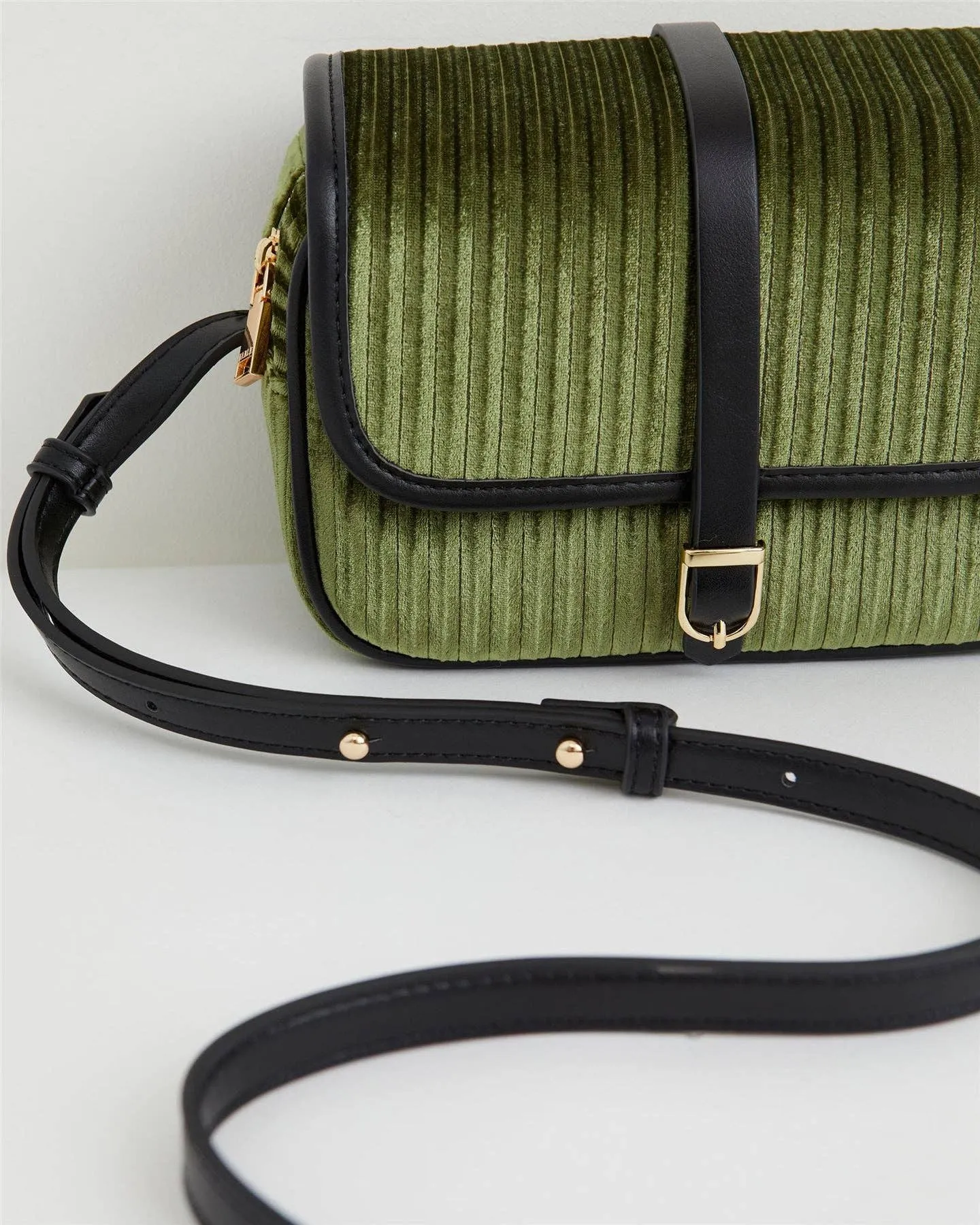 Fable Vivianne Velvet Camera Bag - Jade Green