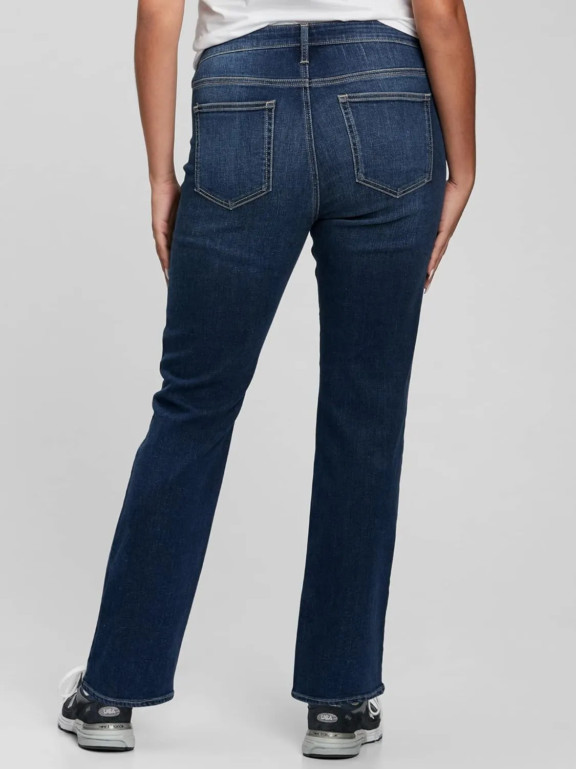 GAP Women's Classic Straight Fit Denim Jeans