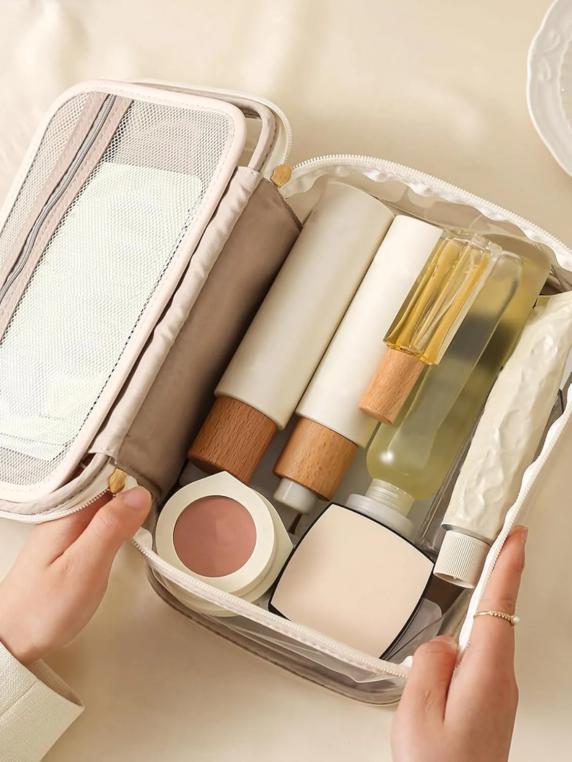 Large Clear Makeup Bag Big Cosmetic Bags Waterproof Toiletry Orangizer with Handle Transparent Toiletries Case Travel Pouch for Women Girls Daily Beauty Purse Essentials Skincare Bag Off White