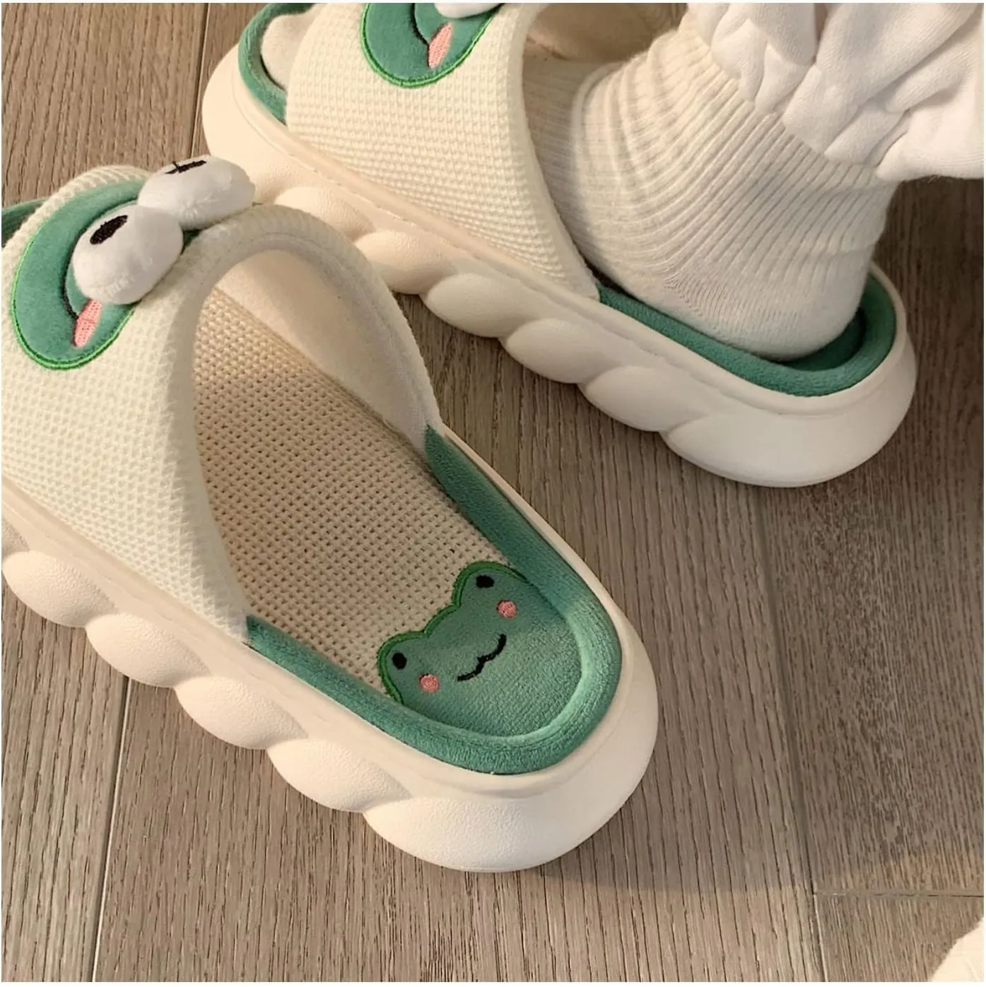 Linen Slippers - Lightweight, Safe and Non-Slip, Breathable, and Fashionable with Soft and Thick Soles for a Comfortable Walk - No Odor