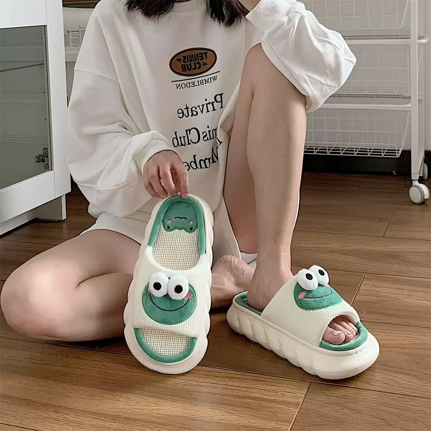 Linen Slippers - Lightweight, Safe and Non-Slip, Breathable, and Fashionable with Soft and Thick Soles for a Comfortable Walk - No Odor