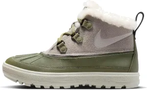 Nike Womens Woodside 2 Chukka Light Taupe/Light Bone/Medium Olive/Black 7.5 B - Medium