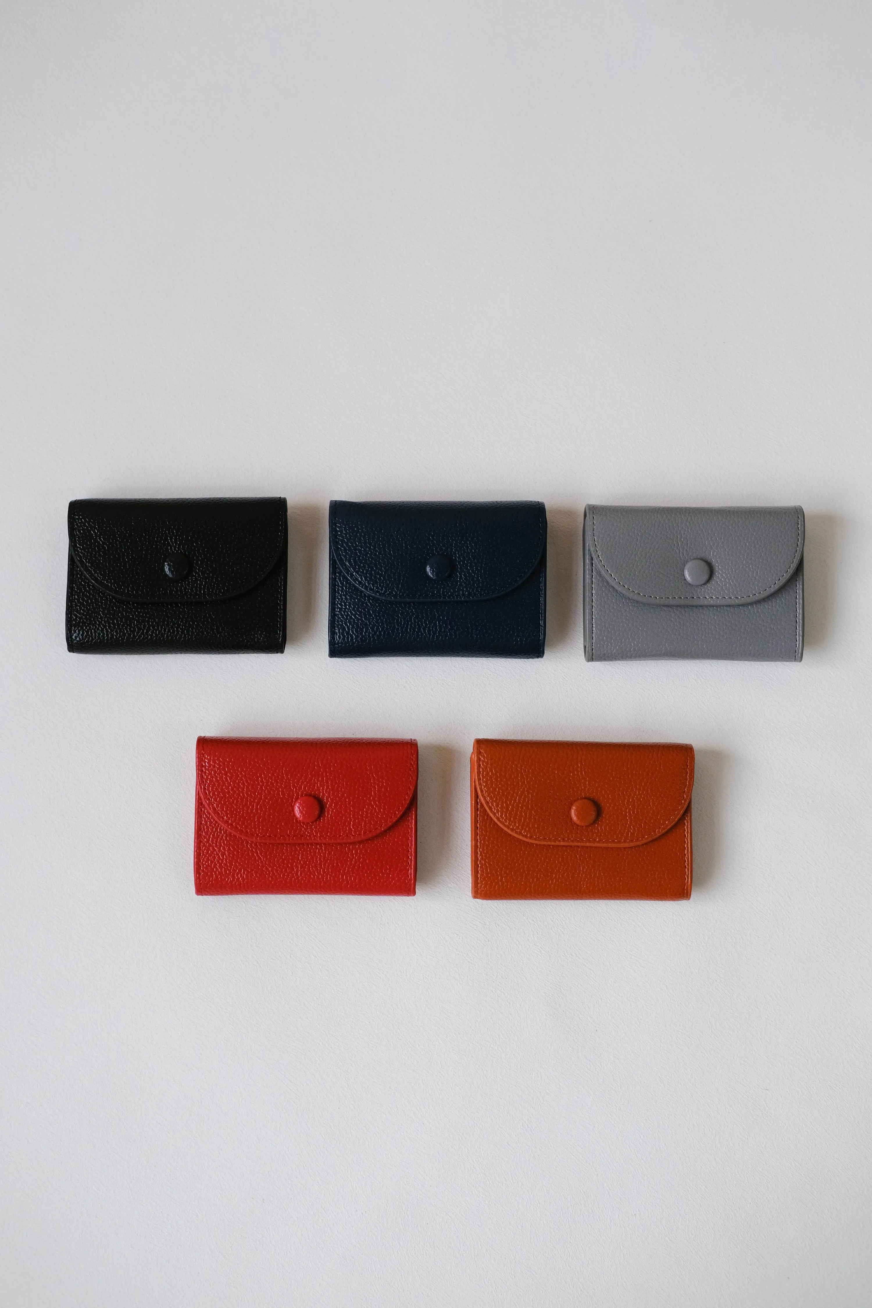 Oil Wax Lychee Textured Wallet In Grey