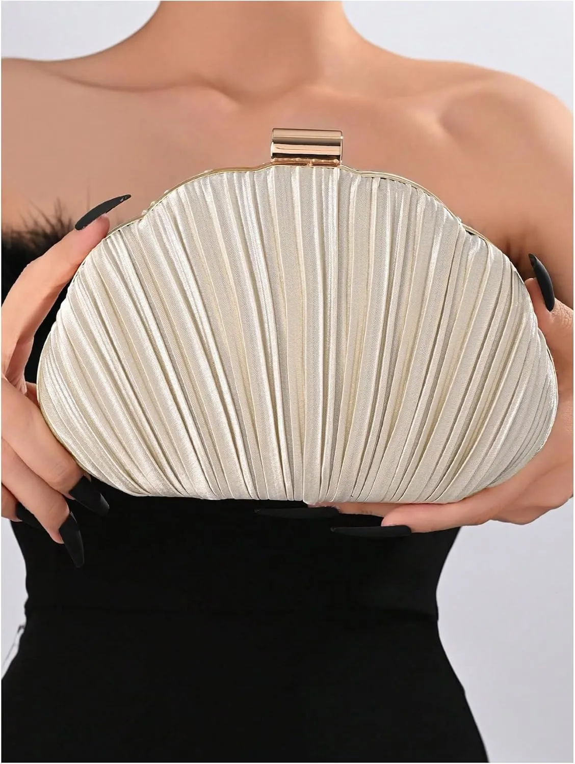 QWINEE Women's Shell Shaped Clutch Purse Ruched Mini Crossbody Bag Elegant Evening Handbag with Chain Strap
