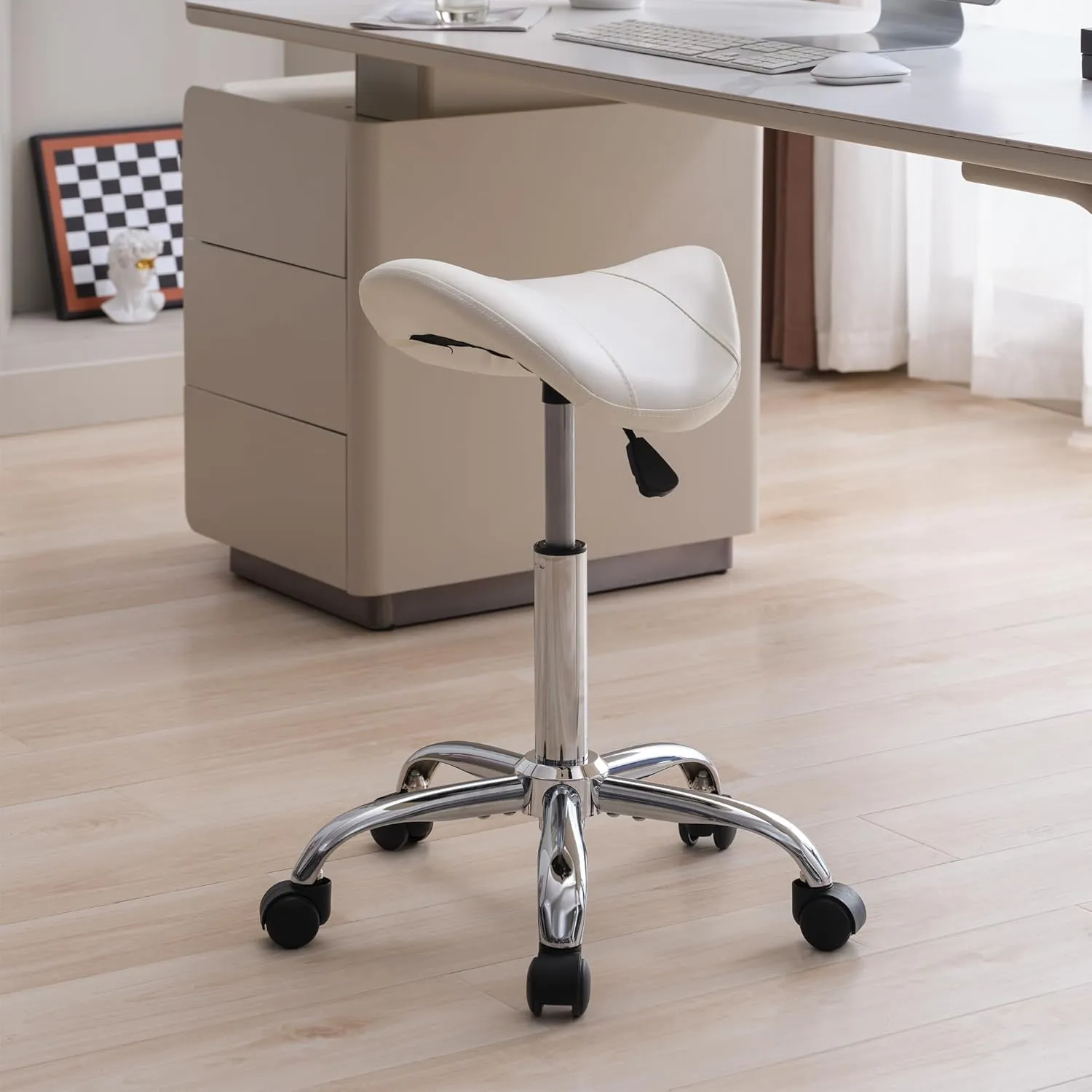 Saddle Stool, Swivel Saddle Stool with Wheels, Adjustable Rolling Stool 18"-26", Faux Leather Rolling Stool for Salon, Massage, Clinic, Lab, Office (White, 1PCS (18"-26"))