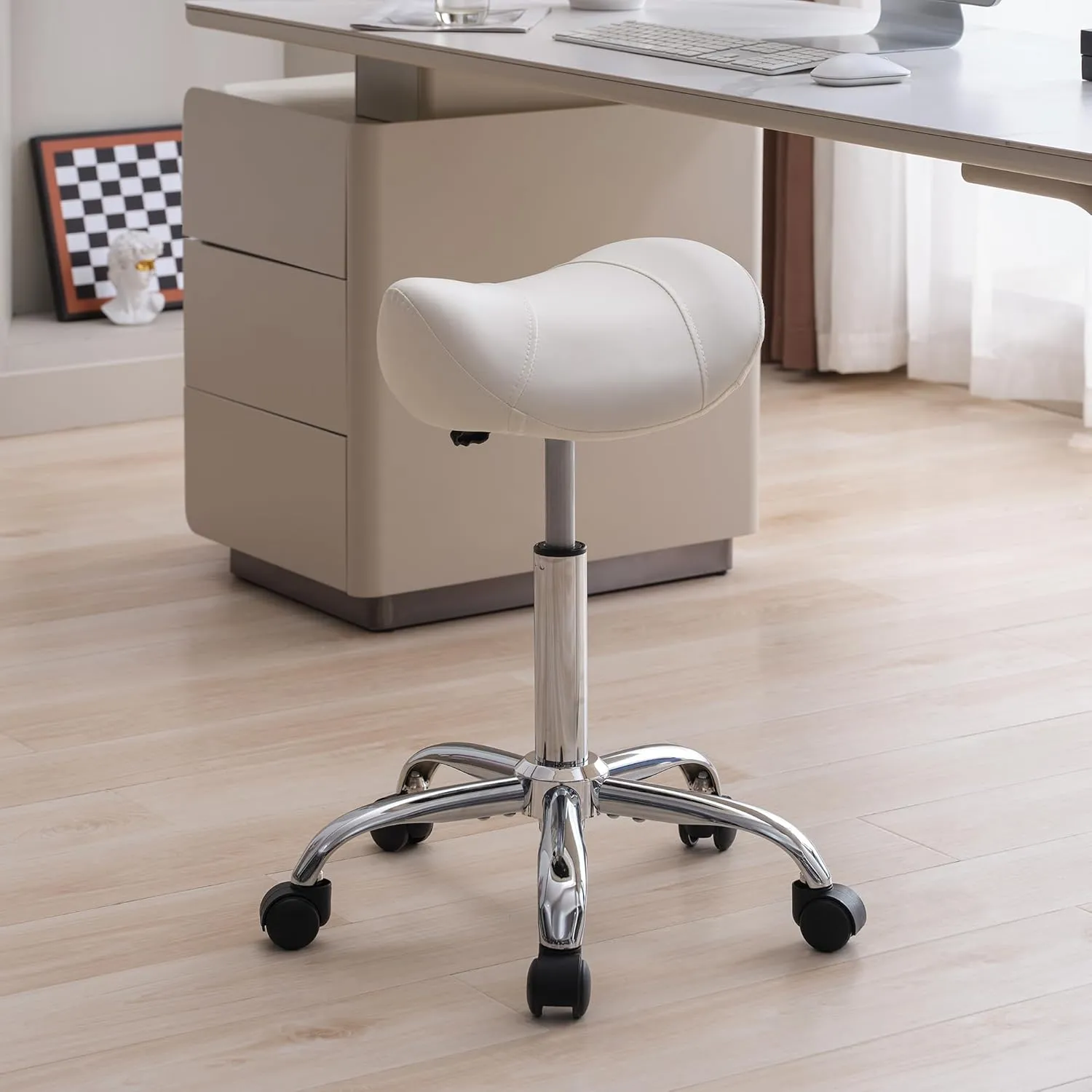 Saddle Stool, Swivel Saddle Stool with Wheels, Adjustable Rolling Stool 18"-26", Faux Leather Rolling Stool for Salon, Massage, Clinic, Lab, Office (White, 1PCS (18"-26"))