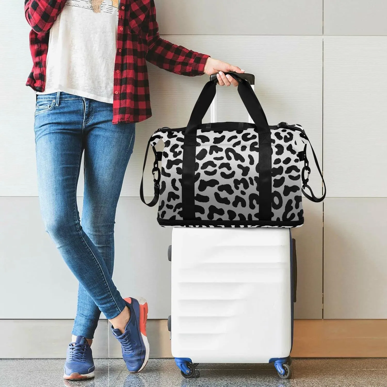 Seamless Black White Gradient Leopard Print 80s 90s Style Foldable Travel Bag, Camping Luggage bag, Portable Gym Bag, Sports Bag, Toiletry Bag with Handles Adjustable Shoulder Strap