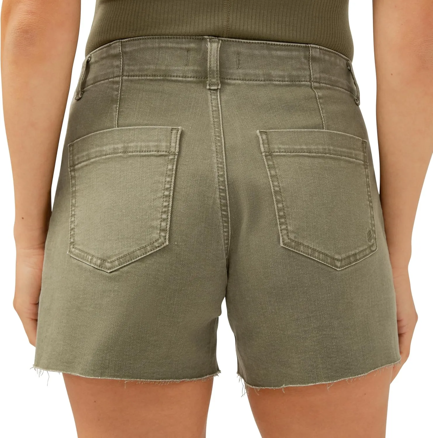 Silver Jeans Co. Women's Suki Mid Rise Curvy Fit Utility Shorts