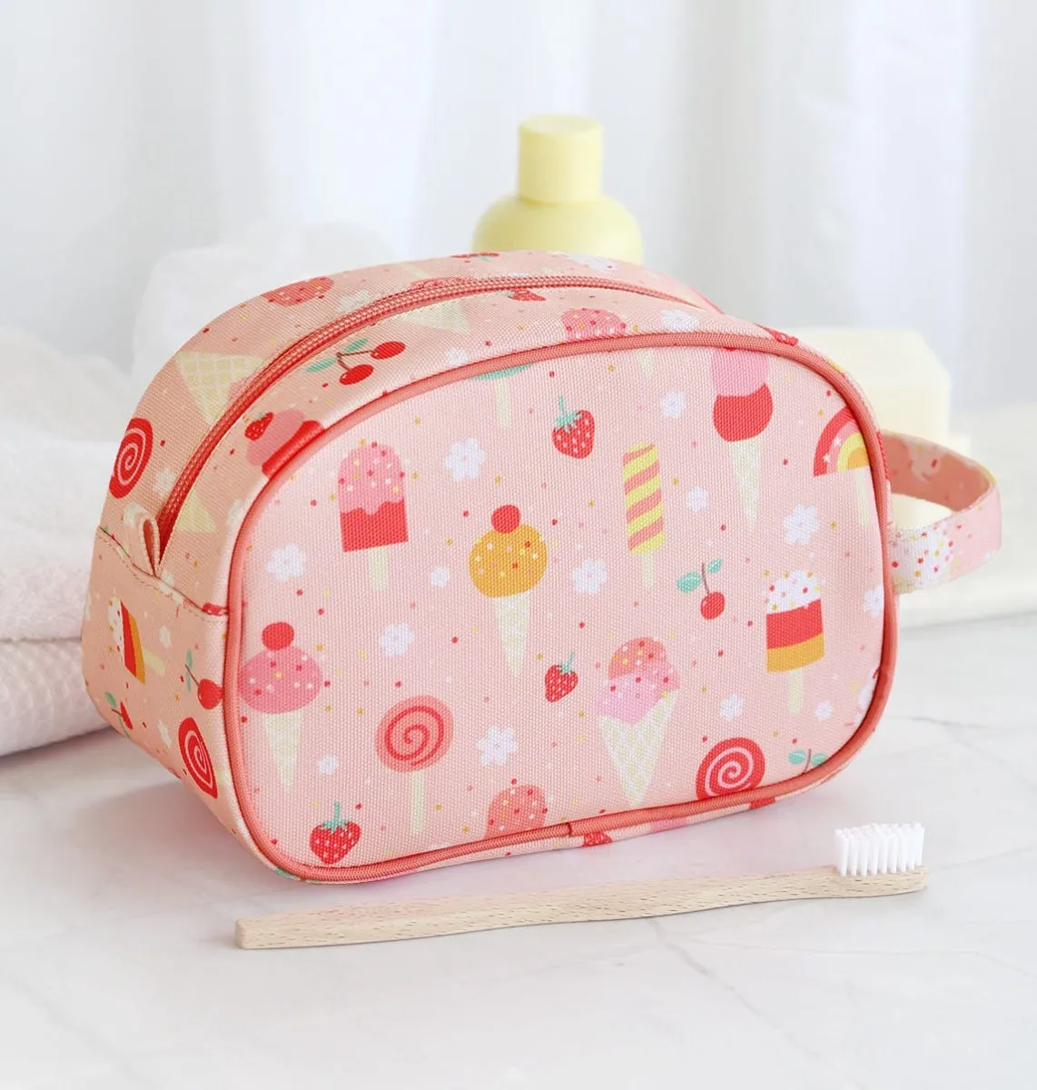 Toiletry bag: Ice-cream