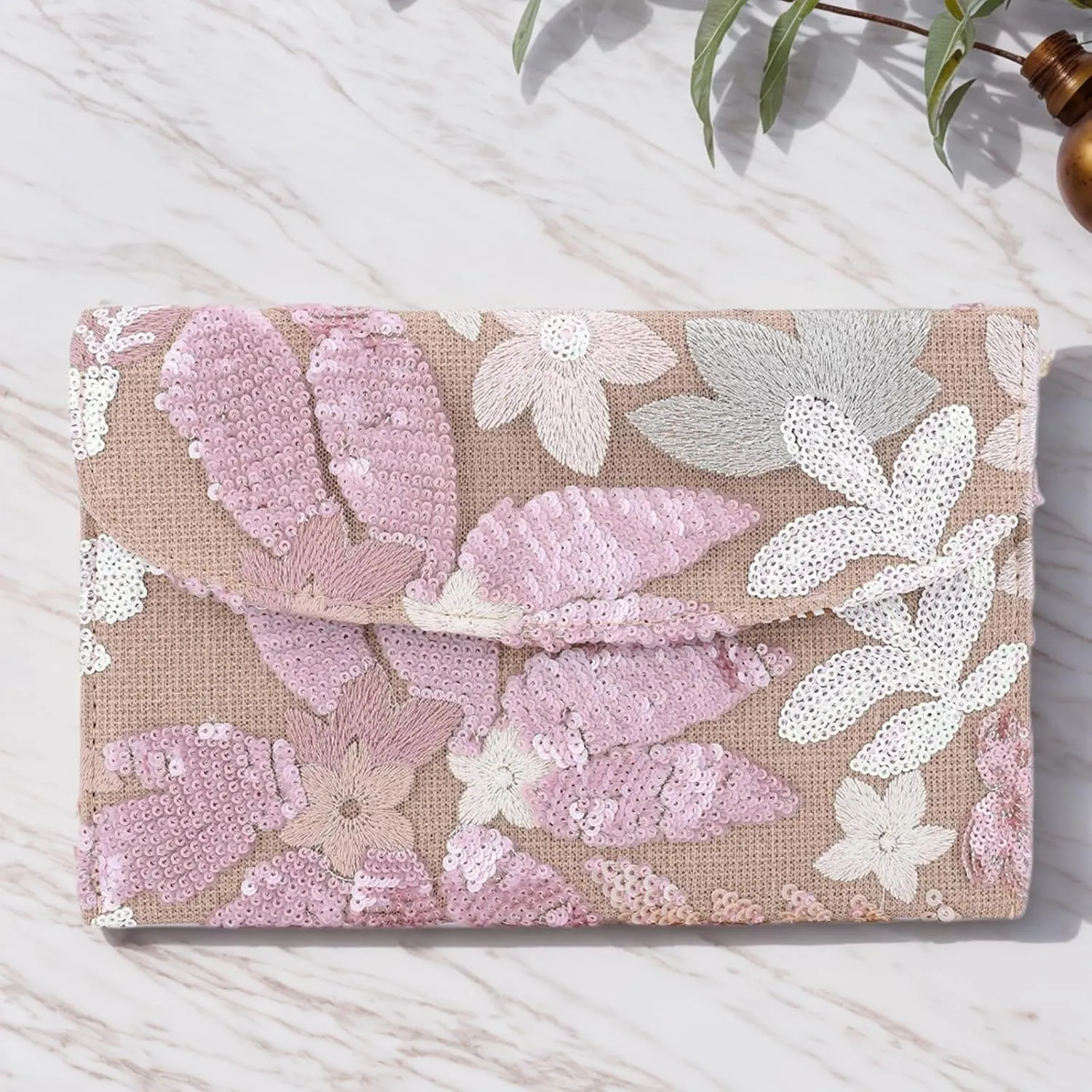 Women’s Straw Clutch Bag with Floral Embroidery and Sequins Elegant Evening Purse for Wedding Travel
