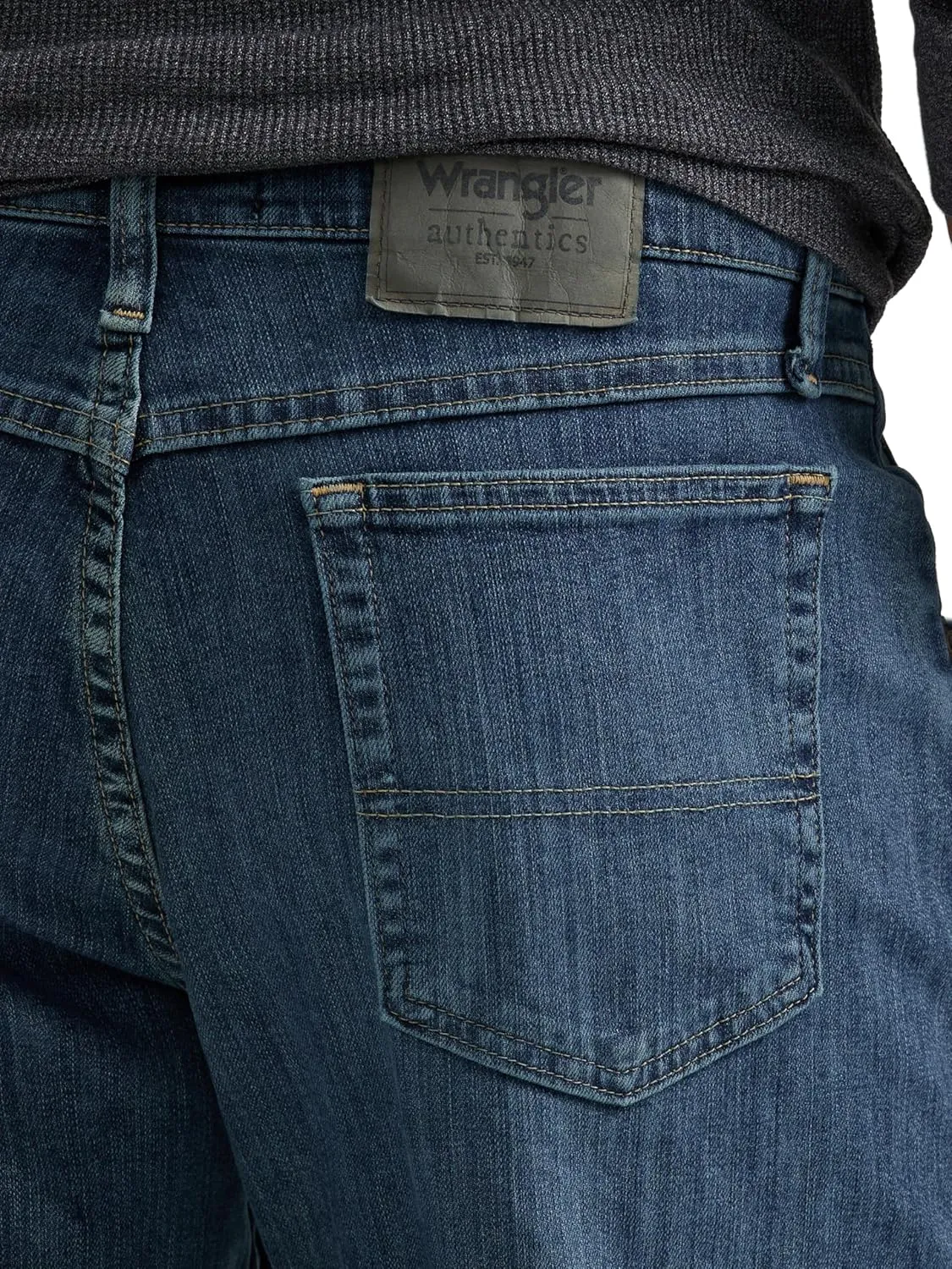 Wrangler Authentics Men's Classic 5-Pocket Relaxed Fit Flex Jean